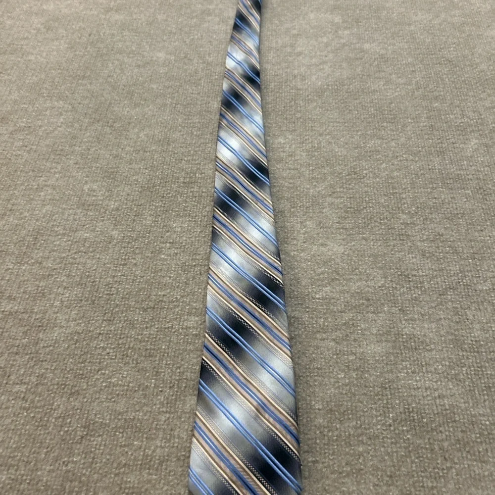 Elegant Striped Men's Tie in Blue and Black